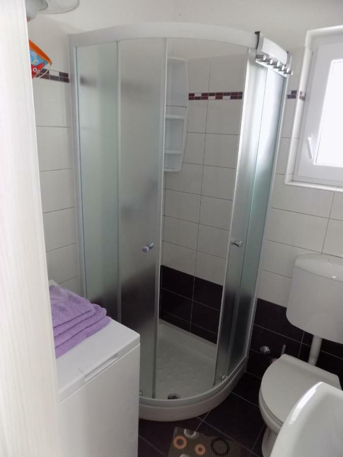 Apartments Zerjav マリ・ロシニュ エクステリア 写真